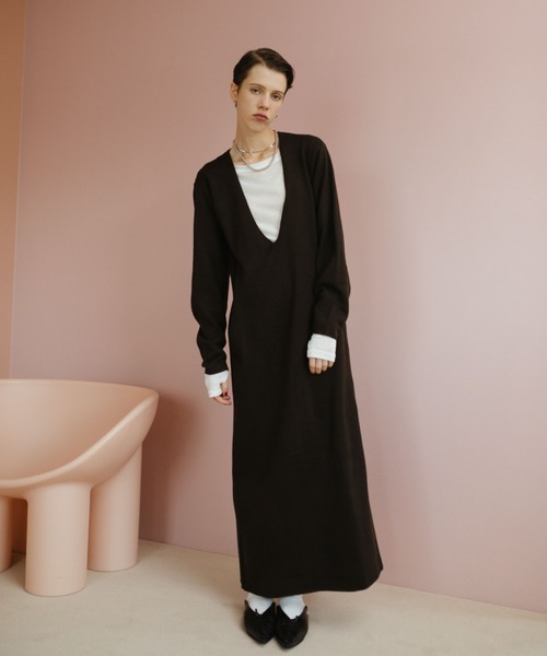 HANNE（アン）の「ディーブVネック2WAYニットワンピース（ワンピース・レディース・グレー/ブラック/ブラウン・FREE）」の18枚目の写真