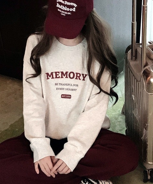 SHEENA（シーナ）の「MEMORYロゴオーバーサイズトレーナー（スウェット・レディース・ライトグレー/ネイビー・M）」の5枚目の写真