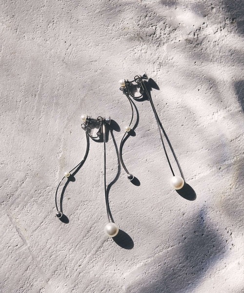 Andemiu（アンデミュウ）の「パールメタルイヤリング 991101（イヤリング・レディース・シルバー/ゴールド・FREE）」の4枚目の写真