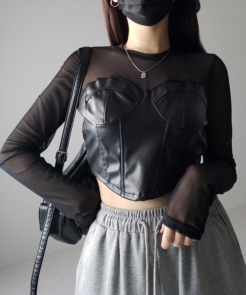 me+em select（ミームセレクト）の「【 ３color 】フェイクレザービスチェドッキングシースルートップス（Tシャツ/カットソー・レディース・カーキ/シルバー/ブラック・FREE）」の2枚目の写真