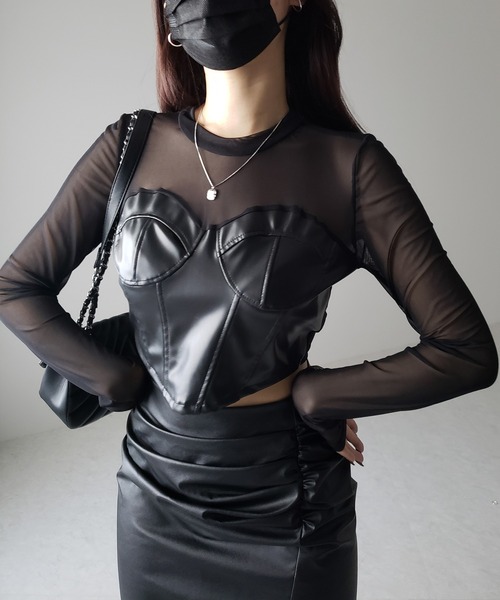 me+em select（ミームセレクト）の「【 ３color 】フェイクレザービスチェドッキングシースルートップス（Tシャツ/カットソー・レディース・カーキ/シルバー/ブラック・FREE）」の14枚目の写真
