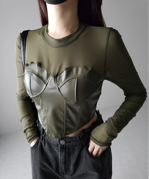 me+em select（ミームセレクト）の「【 ３color 】フェイクレザービスチェドッキングシースルートップス（Tシャツ/カットソー・レディース・カーキ/シルバー/ブラック・FREE）」の18枚目の写真
