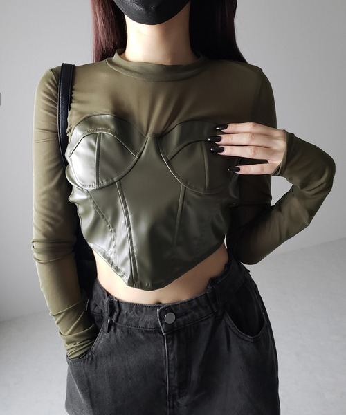 me+em select（ミームセレクト）の「【 ３color 】フェイクレザービスチェドッキングシースルートップス（Tシャツ/カットソー・レディース・カーキ/シルバー/ブラック・FREE）」の22枚目の写真