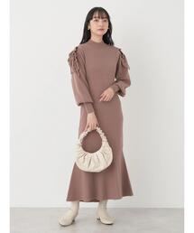 袖シアーフリルニットワンピース