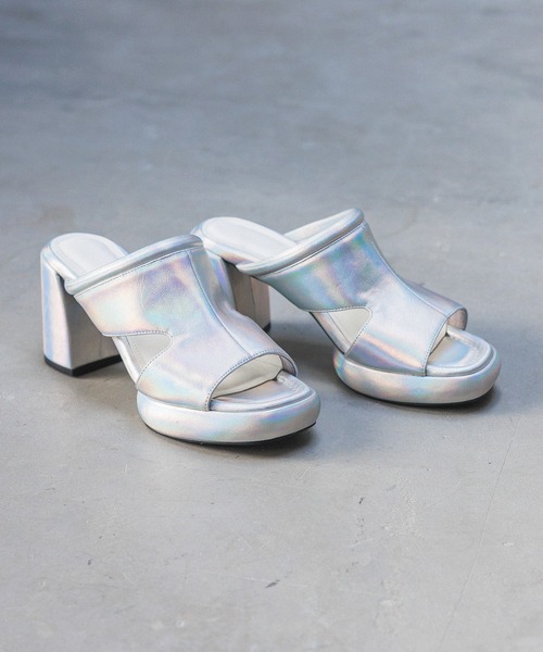 PAGEBOY（ページボーイ）の「ラウンドソールサンダル（サンダル・レディース・ブラック/シルバー系その他・MEDIUM/LARGE）」の2枚目の写真