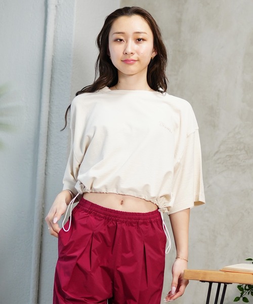 DISCUS ATHLETIC(ディスカス アスレチック)の「DISCUS ATHLETIC/ディスカスアスレチック Tシャツ 半袖 梨地 裾ドロスト ワンポイント ロゴ 刺繍 4287-1976(Tシャツ/カットソー・レディース・ブラック/アイボリー/サックスブルー/ライトグリーン/コーラルピンク・FREE)」の2枚目の写真