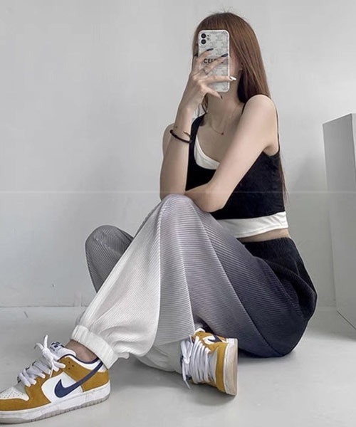 i-dare(アイディア)の「【i-dare】グラデーションプリーツパンツ(その他パンツ・レディース・ブラック/ブルー・SMALL/MEDIUM/LARGE)」の9枚目の写真