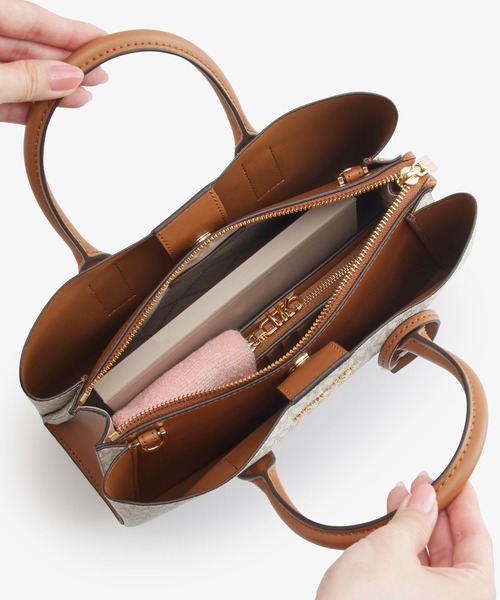 MICHAEL KORS(マイケルコース)の「RUTHIE サッチェル スモール - MKシグネチャー(ハンドバッグ・レディース・ホワイト系その他・FREE)」の9枚目の写真