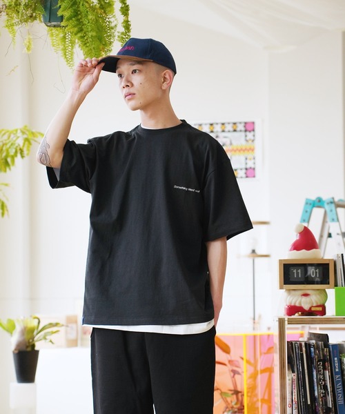 Lulu ＆ Arnie（るるあんどあーにー）の「Public Object / パブリック オブジェクト SS EMBROIDERY TEE SWW #1 半袖 刺繍 Tシャツ（Tシャツ/カットソー・メンズ・ホワイト/ブラック・LARGE/MEDIUM）」の11枚目の写真