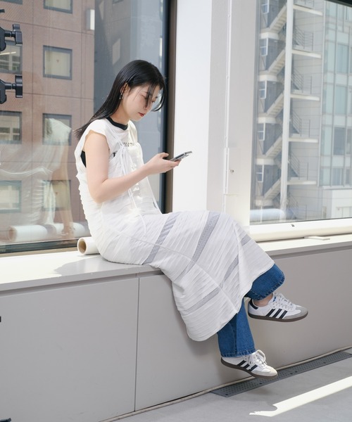 Kastane（カスタネ）の「【2サイズ展開】シアーフリルキャミワンピース（ワンピース・レディース・オフホワイト/ブラック・1/0）」の5枚目の写真