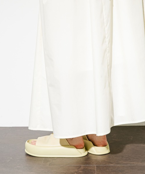 KBF（ケイビーエフ）の「スライドサンダル（サンダル・レディース・ブラック/イエロー・24/23.5/23）」の9枚目の写真