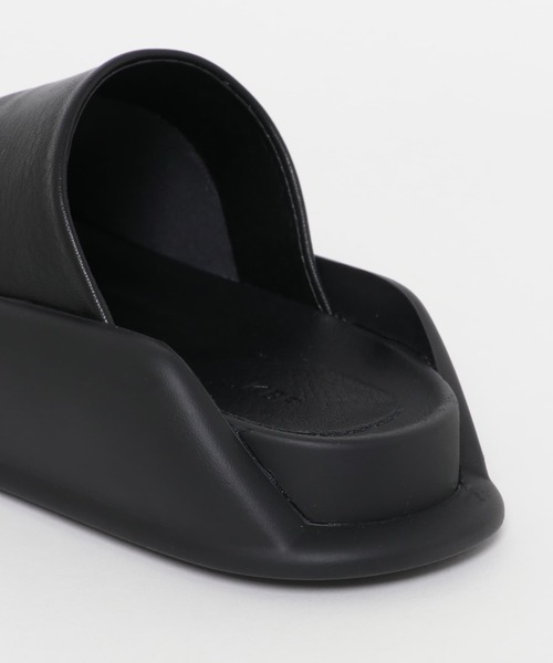 KBF（ケイビーエフ）の「スライドサンダル（サンダル・レディース・ブラック/イエロー・24/23.5/23）」の19枚目の写真