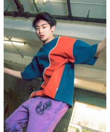 big logo big tee