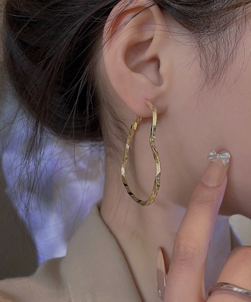 【Shashi】RH取り扱い ERIN パヴェ ビジュー フープ ピアス Shashi】RH取り扱い ERIN パヴェ ビジュー フープ ピアス