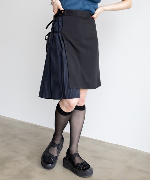 VACANCY（ヴァカンシー）の「レイヤードプリーツキュロットパンツ（その他パンツ・レディース・グレー/ブラック・MEDIUM/LARGE）」の16枚目の写真