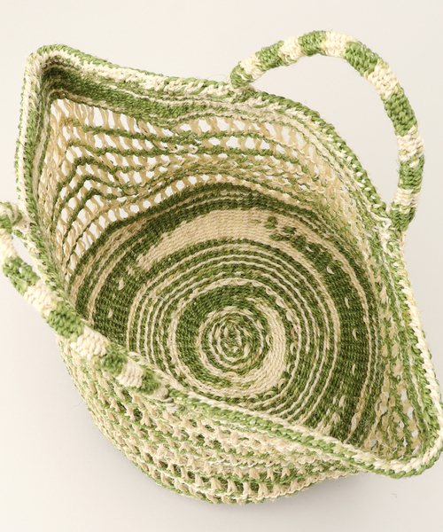 B.C STOCK（ベーセーストック）の「AFRICAN SQUARE/アフリカンスクエア　タイダイスカシアミサイザルバッグ（かごバッグ・レディース・ブラック/グリーン・FREE）」の6枚目の写真