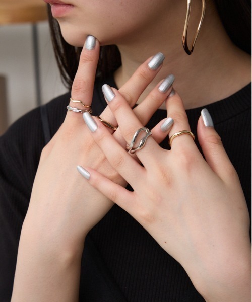 AZUL by moussy(アズールバイマウジー)の「5連マルチリングセット(リング・レディース・その他2/マルチ・FREE)」の2枚目の写真