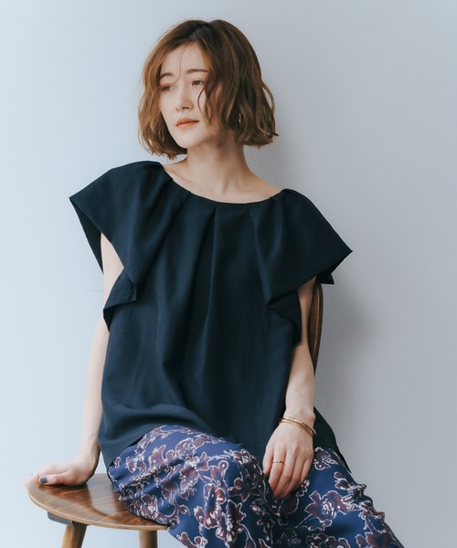 YECCA VECCA(イェッカヴェッカ)の「フレアブラウス(シャツ/ブラウス・レディース・ブラック/ライトブルー/オフホワイト・FREE)」の1枚目の写真