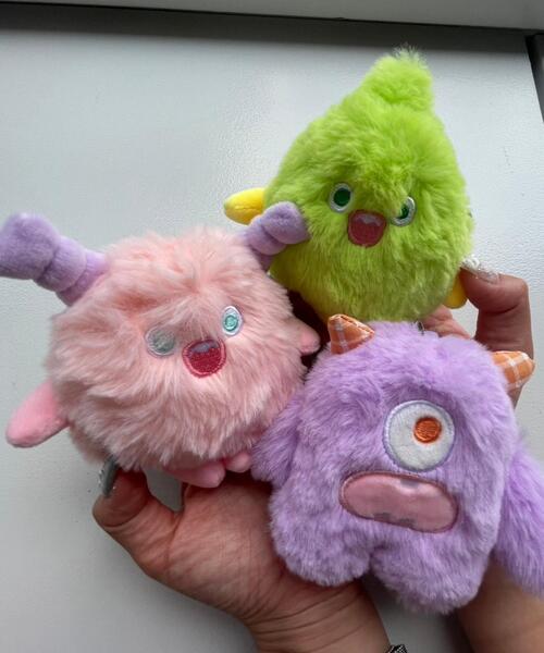 WEGO(ウィゴー)の「WEGO/びっくりモンスターぬいぐるみキーホルダー(キーホルダー・レディース・グリーン/ピンク/パープル・FREE)」の4枚目の写真