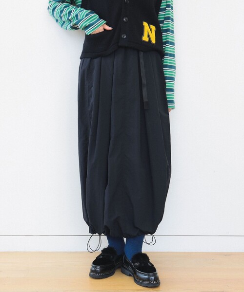 Gramicci × BEAMS BOY 別注 バルーンスカート ブラック BEAMS BOY（ビームスボーイ）の「Gramicci × BEAMS BOY / 別注