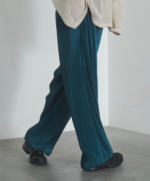 Utusiyo(ウツシヨ)の「pleats pants 襞(その他パンツ・メンズ・ブルー/ブラック・FREE)」の2枚目の写真