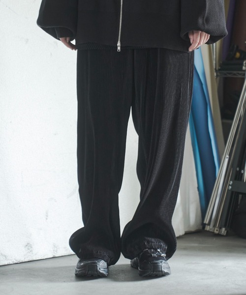 Utusiyo(ウツシヨ)の「pleats pants 襞(その他パンツ・メンズ・ブルー/ブラック・FREE)」の1枚目の写真