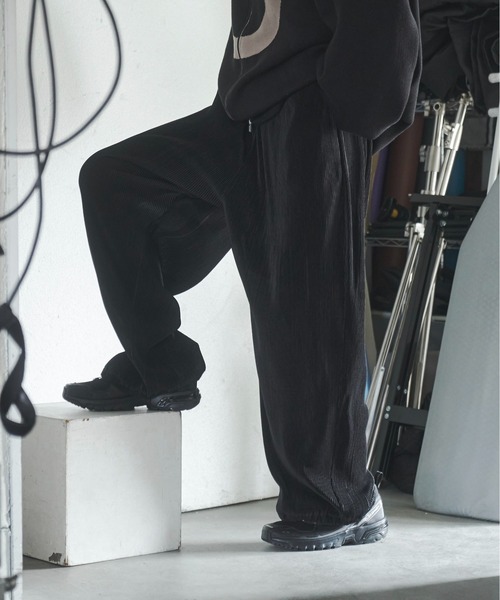 Utusiyo(ウツシヨ)の「pleats pants 襞(その他パンツ・メンズ・ブルー/ブラック・FREE)」の5枚目の写真