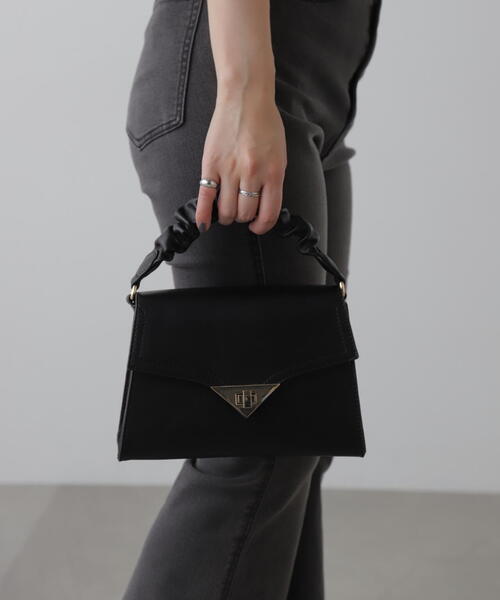 FREE'S MART（フリーズマート）の「◆レトロカーブバッグ（ショルダーバッグ・レディース・ブラック/レッド・ﾌﾘ-）」の9枚目の写真