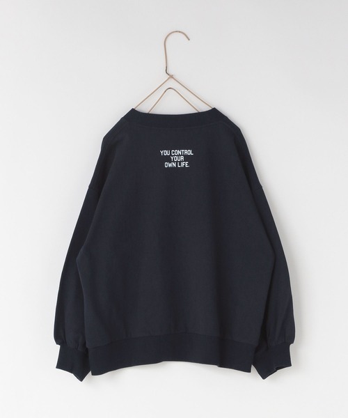 LOWRYS FARM(ローリーズファーム)の「BIGロゴプルオーバーLS 142507(Tシャツ/カットソー・キッズ・ネイビー/オレンジ/パープル/グレー・110cm/120cm/130cm/140cm/150cm)」の5枚目の写真