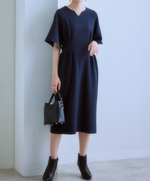 7days Life Styling(セブンデイズライフスタイリング)の「ダブルクロスキーネックコクーンワンピース(ワンピース・レディース・ベージュ/ネイビー/チャコール・LL/L/M/S)」の1枚目の写真