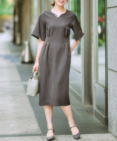 7days Life Styling(セブンデイズライフスタイリング)の「ダブルクロスキーネックコクーンワンピース(ワンピース・レディース・ベージュ/ネイビー/チャコール・LL/L/M/S)」の4枚目の写真
