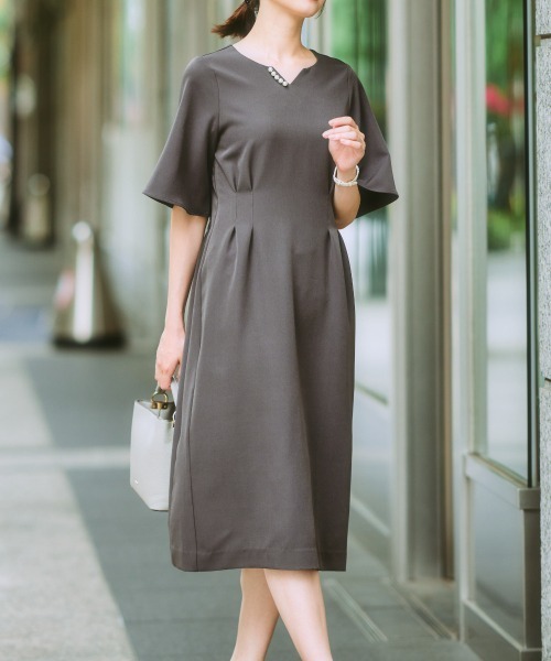 7days Life Styling(セブンデイズライフスタイリング)の「ダブルクロスキーネックコクーンワンピース(ワンピース・レディース・ベージュ/ネイビー/チャコール・LL/L/M/S)」の7枚目の写真