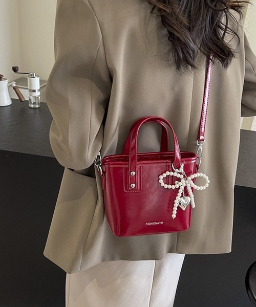 Teem Store(チームストア)の「PUミニバケツ ショルダー ハンドバッグ(ショルダーバッグ・レディース・シルバー/レッド/ホワイト/ブラック・FREE)」の4枚目の写真
