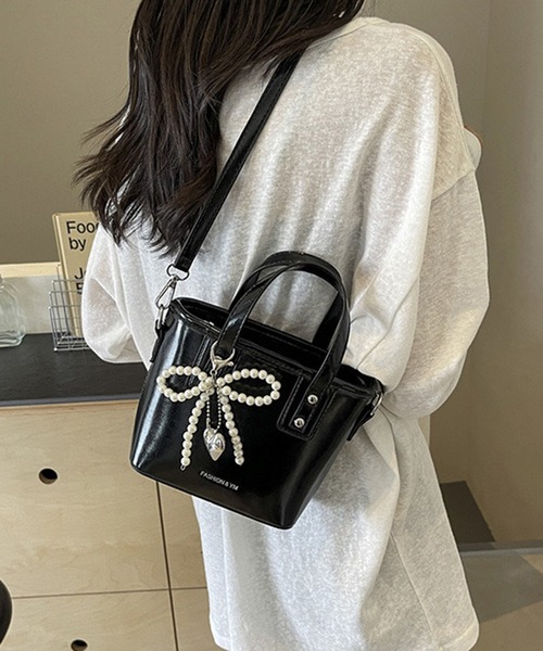 Teem Store(チームストア)の「PUミニバケツ ショルダー ハンドバッグ(ショルダーバッグ・レディース・シルバー/レッド/ホワイト/ブラック・FREE)」の3枚目の写真