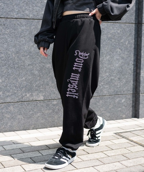 WEGO(ウィゴー)の「WEGO/ラインストーンロゴスウェットパンツ(スウェットパンツ・レディース・ブラック/その他1・FREE)」の5枚目の写真