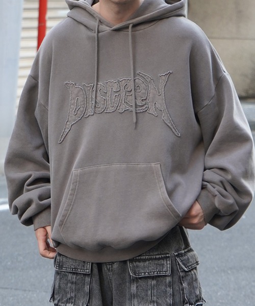 ILL'S(イルズ)の「ヴィンテージライク ピグメント加工 ビッグシルエット フェードバックプリント / カットオフフロント刺繍 プリントパーカー フーディー ユニセックス【ILL'S】(パーカー・メンズ・チャコールグレー/ベージュ系その他/ブラウン/ベージュ/ブラウン系その他/グレー系・L/M)」の4枚目の写真