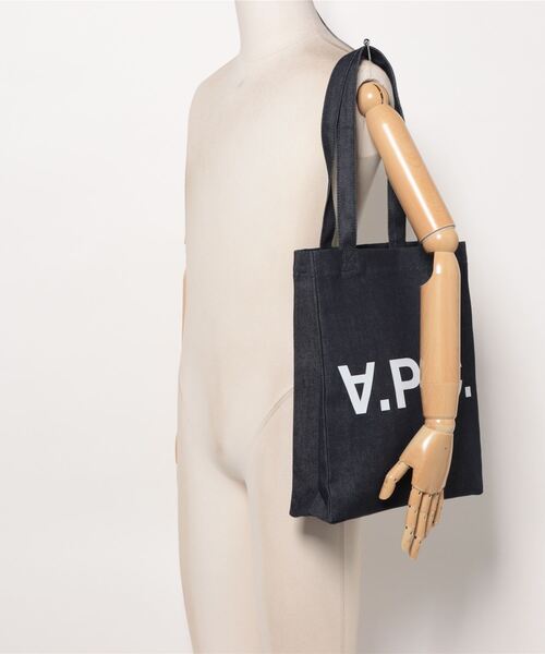 A.P.C.（アーペーセー）の「Tote Laure /トートバッグ（トートバッグ・メンズ・インディゴブルー・ONESIZE）」の5枚目の写真
