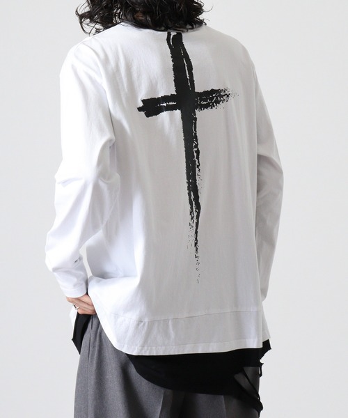 RE730(アールイーセブンサーティー)の「Back cross fake layered grunge processing long T / バッククロス フェイクレイヤード グランジ加工 ロンT unisex(Tシャツ/カットソー・メンズ・ホワイト/ブラック・M/L)」の16枚目の写真