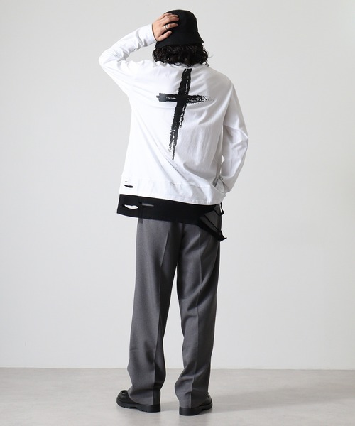RE730(アールイーセブンサーティー)の「Back cross fake layered grunge processing long T / バッククロス フェイクレイヤード グランジ加工 ロンT unisex(Tシャツ/カットソー・メンズ・ホワイト/ブラック・M/L)」の18枚目の写真