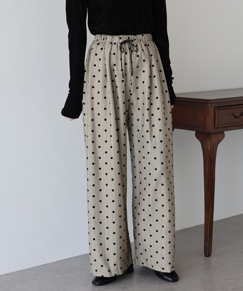 BLUEEAST（ブルーイースト）の「フロッキードットパンツ（その他パンツ・レディース・グレー/ベージュ・MEDIUM）」の4枚目の写真