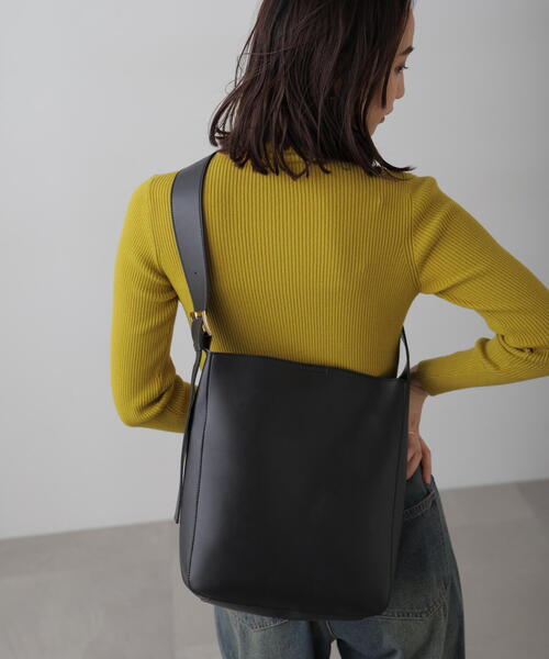 FREE'S MART（フリーズマート）の「◆ワンショルトート（トートバッグ・レディース・ブラック/ブラウン・ﾌﾘ-）」の4枚目の写真