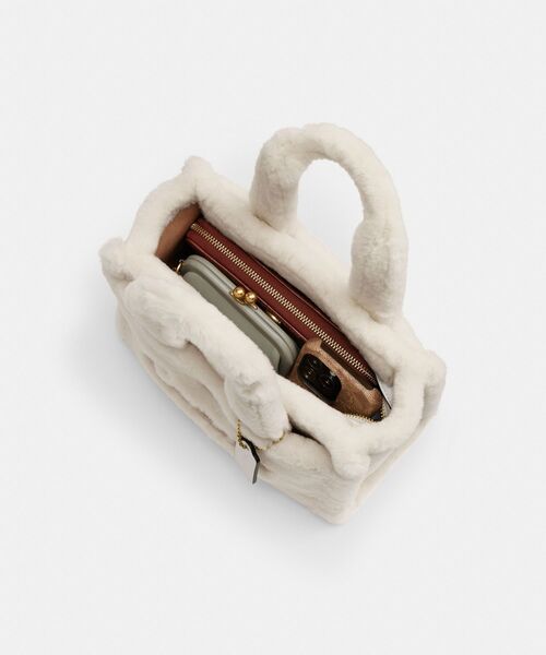 COACH(コーチ)の「カーゴ トート バッグ 26(トートバッグ・レディース・ホワイト系その他・ONE)」の4枚目の写真