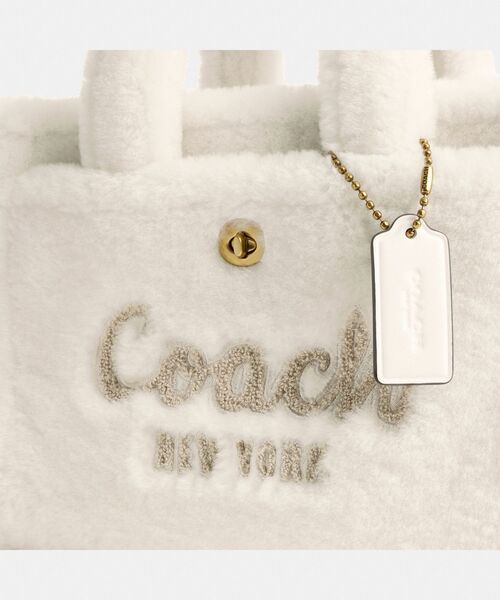 COACH(コーチ)の「カーゴ トート バッグ 26(トートバッグ・レディース・ホワイト系その他・ONE)」の5枚目の写真