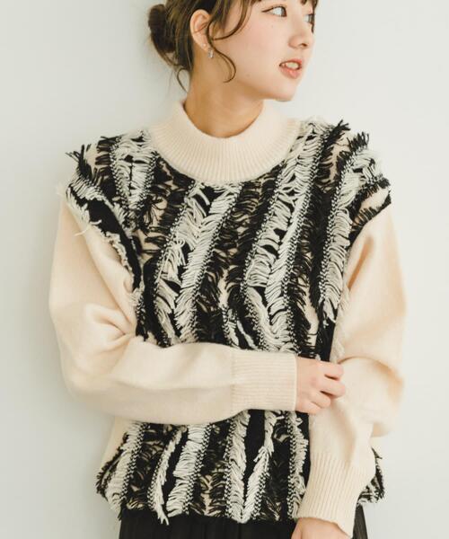 ITEMS URBANRESEARCH(アイテムズ アーバンリサーチ)の「フリンジプチハイニット(ニット/セーター・レディース・ホワイト系その他/ブラウン系その他・FREE)」の9枚目の写真