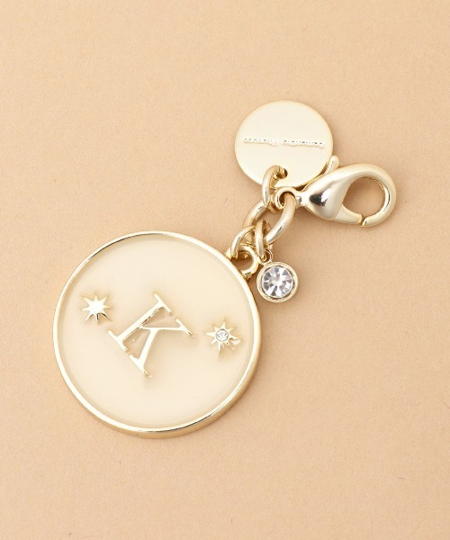 Samantha Thavasa(サマンサタバサ)の「シャイニーイニシャルファスナーチャーム K(チャーム・レディース・ゴールド・FREE)」の1枚目の写真