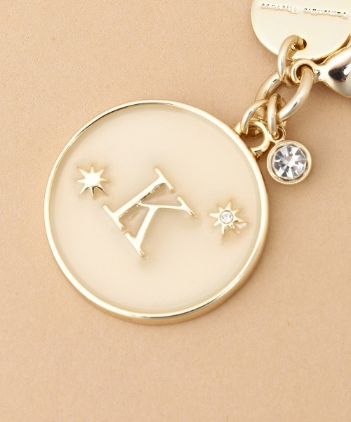 Samantha Thavasa(サマンサタバサ)の「シャイニーイニシャルファスナーチャーム K(チャーム・レディース・ゴールド・FREE)」の2枚目の写真