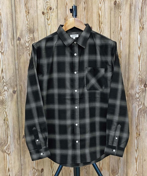 TopIsm（トップイズム）の「無地 チェック ストライプ ブロード長袖シャツ（シャツ/ブラウス・メンズ・ホワイト×ブルー/ブラック系その他2/ブラック/ホワイト/ブルー系その他/ブラック系その他/ブルー/ホワイト×ブラック/ネイビー/オレンジ・L/XL/M）」の6枚目の写真