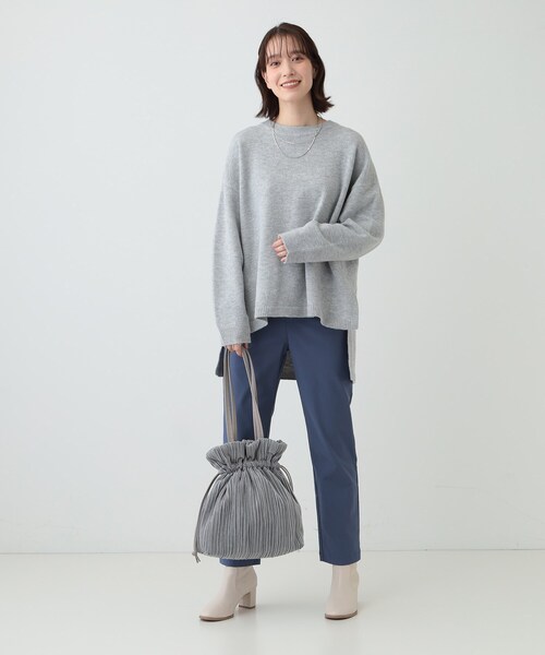 SHOO・LA・RUE(シューラルー)の「プリーツ巾着トートバッグ(トートバッグ・レディース・ベージュ/ブラック/グレー・00)」の16枚目の写真