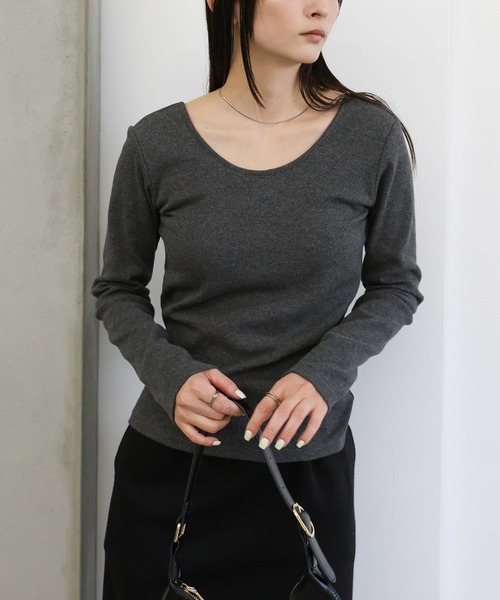 select MOCA(セレクトモカ)の「バックオープンカップ付きロングスリーブトップス(Tシャツ/カットソー・レディース・ブラック/オフホワイト/チャコールグレー・FREE/LARGE/SMALL)」の1枚目の写真