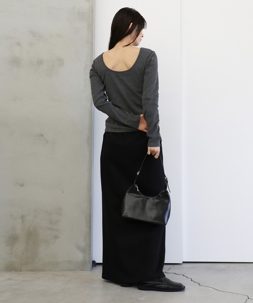 select MOCA(セレクトモカ)の「バックオープンカップ付きロングスリーブトップス(Tシャツ/カットソー・レディース・ブラック/オフホワイト/チャコールグレー・FREE/LARGE/SMALL)」の6枚目の写真